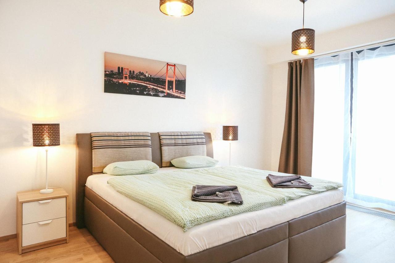 Sunny Apartment *